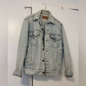 Vintage Levi’s denim jacket!